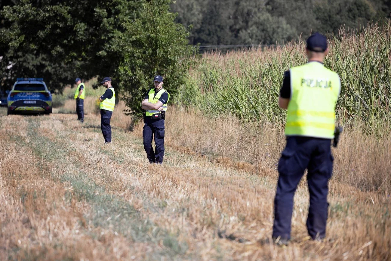 Eksplozja w Osinach na Lubelszczyźnie. Prokuratura zabrała głos. Niezidentyfikowany obiekt spadł na pole w Osinach. Prokuratura zabrała głos.