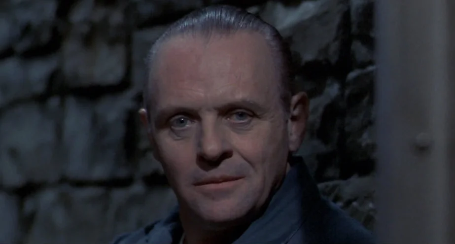 Nagrodzony Oscarem Anthony Hopkins w roli mordercy-kanibala w filmie „Milczenie owiec” z 1991 roku