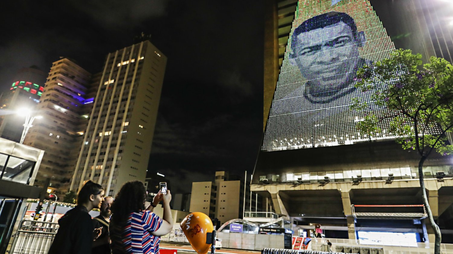 Ulice Sao Paulo pełne są nieodżałowanej legendy. Pele był ikoną tak kochanego przez Brazylijczyków futbolu.