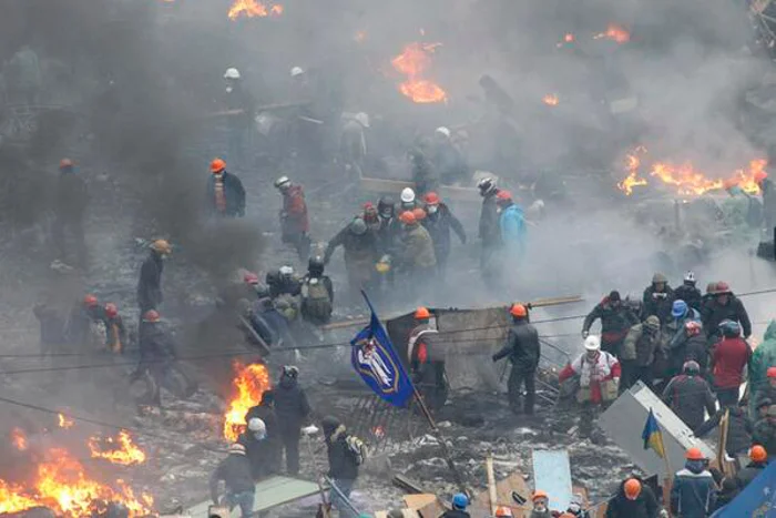 Ukraina na skraju wojny domowej, Kijów płonie, Ukraińcy umierają, a prezydent Komorowski zwołuje Radę Bezpieczeństwa Narodowego na przyszły tydzień