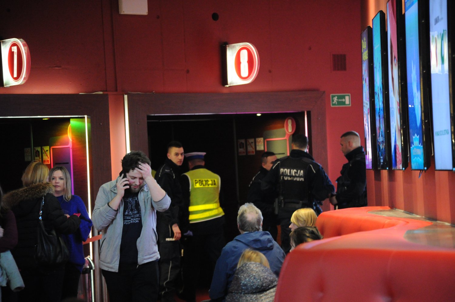 Dramatyczny seans w szczecińskim kinie. Nożownik poderżnął gardło jednemu z widzów