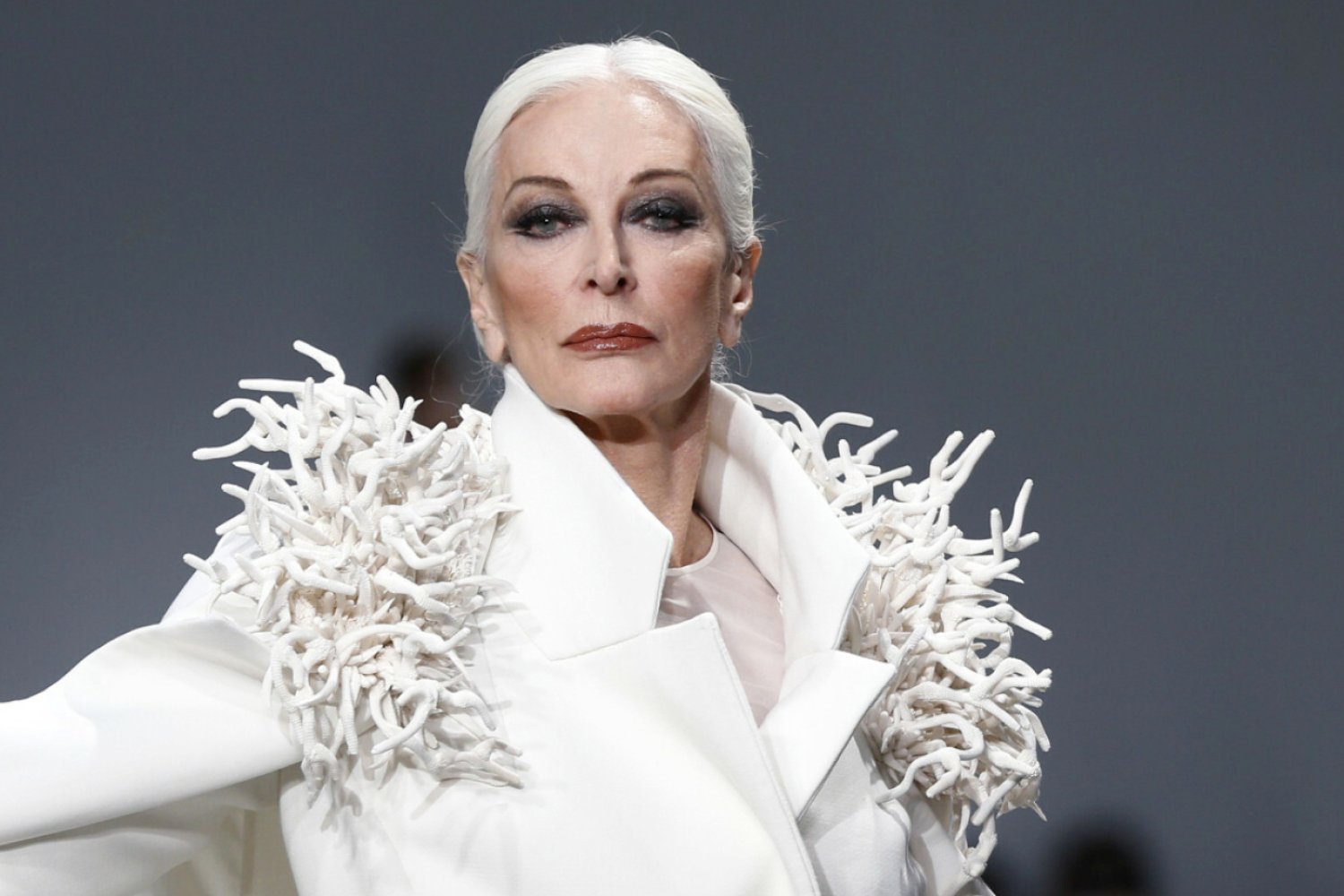 91-letnia supermodelka zapozowała nago i zachwyciła. "Wiek to tylko liczba"