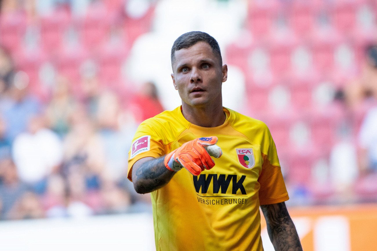 Rafał Gikiewicz został bohaterem meczu Augsburga z Werderem Brema (1:0). Polak ma też jednak swoje za uszami.