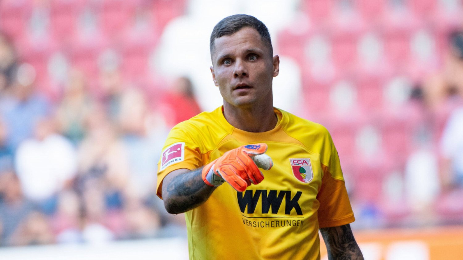 Rafał Gikiewicz został bohaterem meczu Augsburga z Werderem Brema (1:0). Polak ma też jednak swoje za uszami.
