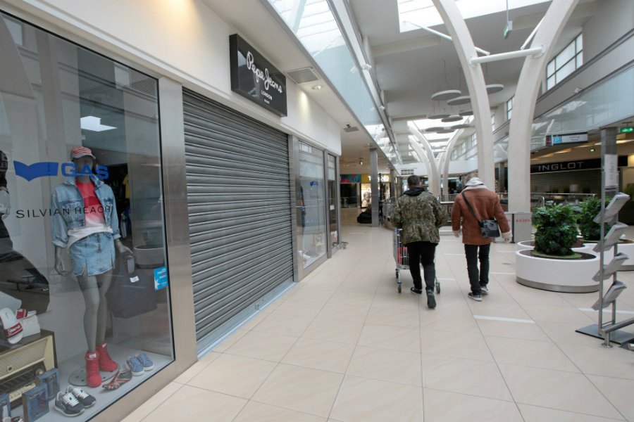 W sklepie w Zawadzkiem w województwie opolskim mężczyzna podczas zakupów powiedział, że jest na kwarantannie. Wezwano policję.