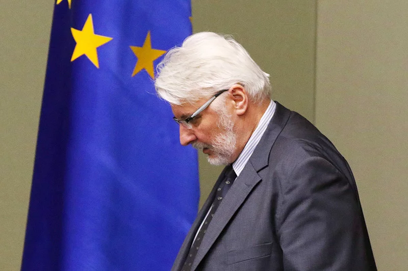 Szef MSZ Witold Waszczykowski nie kryje, że w obozie PiS psuje się atmosfera i może to grozić utratą władzy.