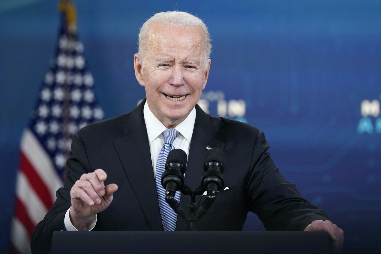 Joe Biden: Obywatele USA powinni natychmiast opuścić Ukrainę.