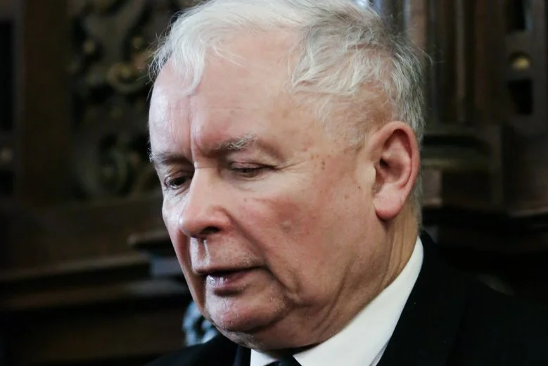 Jarosław Kaczyński nie uniknie operacji kolana, którą ma przejść na początku 2019 roku.