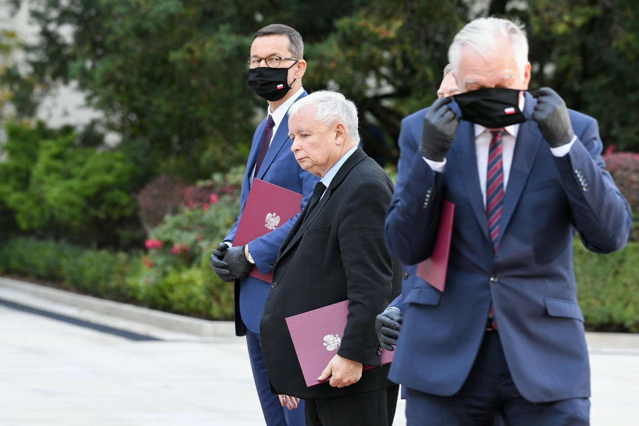 Premier Mateusz Morawiecki, wicepremierzy Jarosław Kaczyński i Jarosław Gowin.