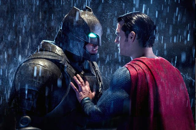 Batman i Superman kochają się i nienawidzą.