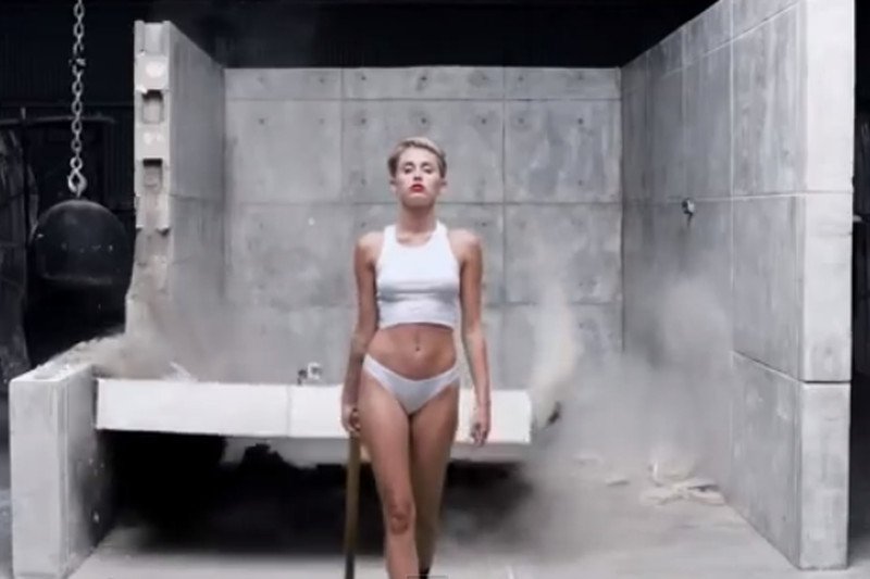 Teledyski bez... muzyki. Zobacz 7 komicznych wersji znanych piosenek.