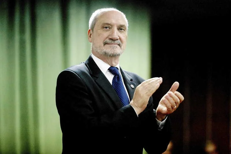 Posłowie PiS otwarcie mówią o swojej inspiracji dorobkiem Antoniego Macierewicza.