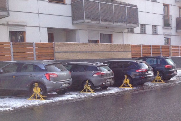 Politycy Platformy Obywatelskiej brali udział w Radzie Krajowej. Strażnicy miejscy nie mieli dla nich litości.