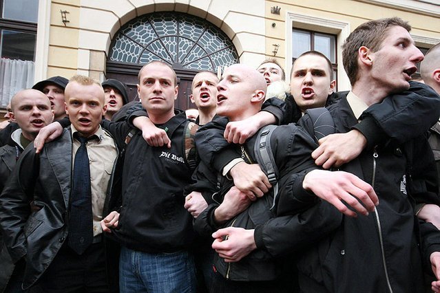 Przed Katolickim Uniwersytetem Lubelskim doszło dziś do bójki między protestującymi przeciwko konferencji Ordo Iuris, a członkami organizacji skrajnie prawicowych. Zdjęcie stanowi jedynie ilustrację do tekstu.