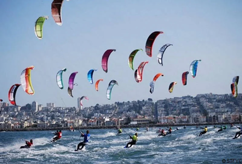 Kitesurfing
