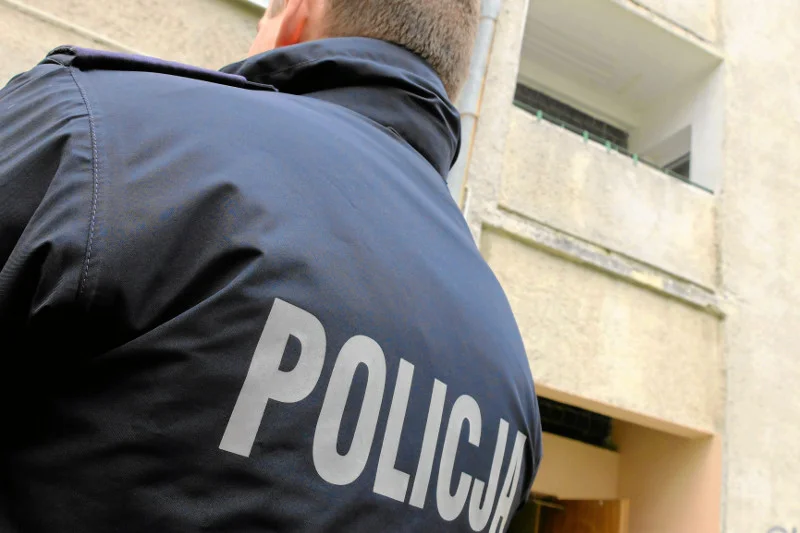 Nastolatkowie zostali zatrzymani przez policję po tym, jak dziewczyna przyszła z martwym dzieckiem do szpitala.