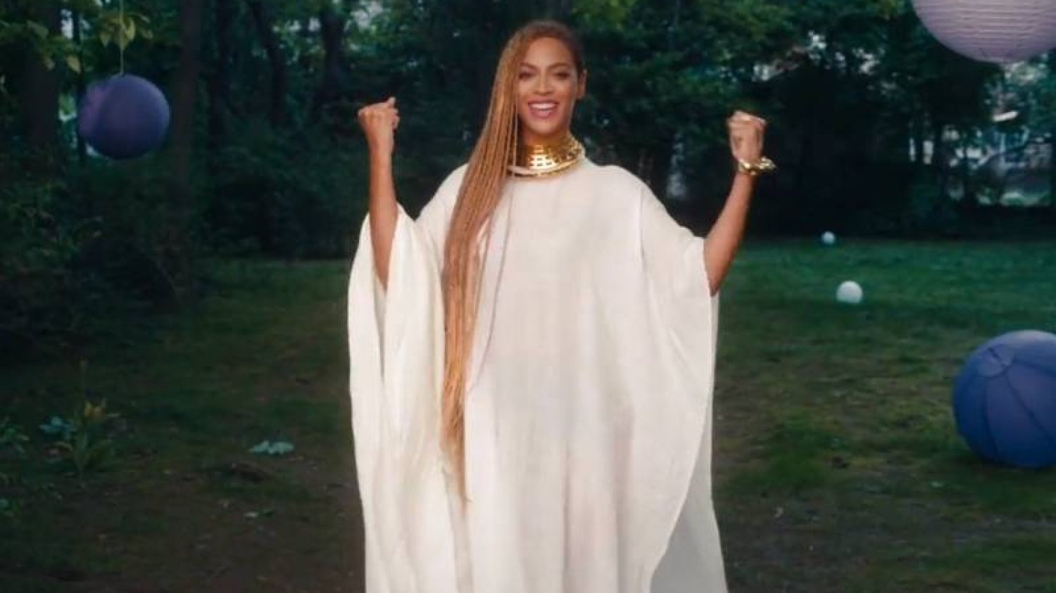 Beyonce Knowles wystąpiła gościnnie na płycie Michelle Williams i zaśpiewała piosenkę gospel o Jezusie