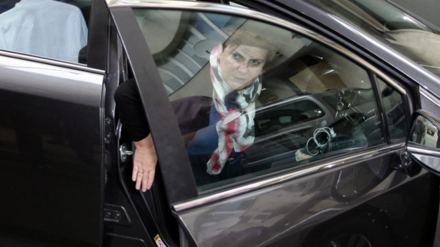 Beata Szydło pod siedzibą PiS.