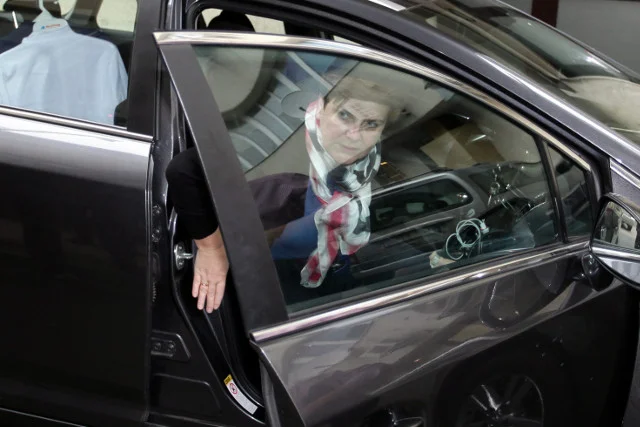 Beata Szydło pod siedzibą PiS.