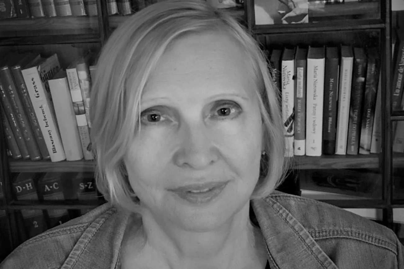 Maria Nurowska miała 77 lat. Wcześniej z ramienia Koalicji Obywatelskiej kandydowała w wyborach do Senatu.