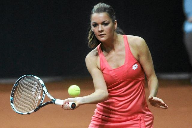 Rozbierana sesja Agnieszki Radwańskiej martwi księdza Marka Dziewieckiego