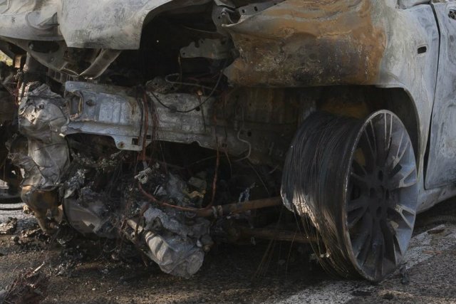 Pod Kielcami w miejscowości Ciekoty znaleziono spalonego citroena, w którym były ciała dwóch mężczyzn.