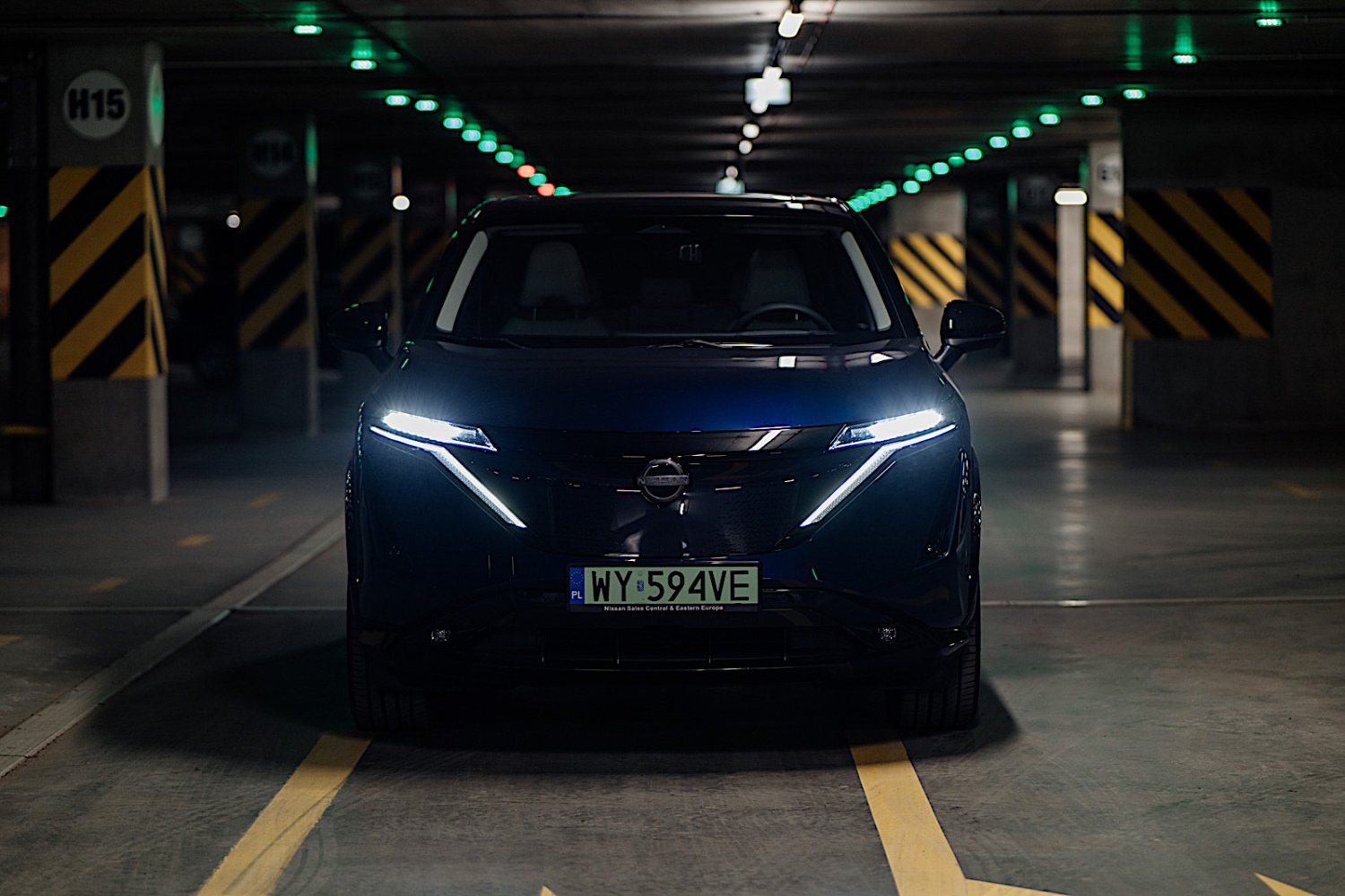 Nissan Ariya może przekonać niedowiarków do elektromobilności. Ma niezły zasięg i mnóstwo komfortowego miejsca w środku.