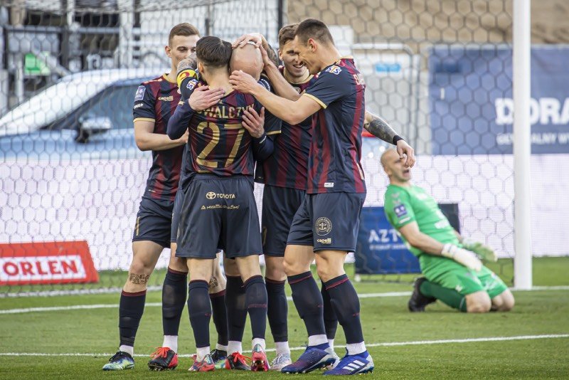 Ekstraklasa. Zwycięstwa Rakowa i Pogoni.