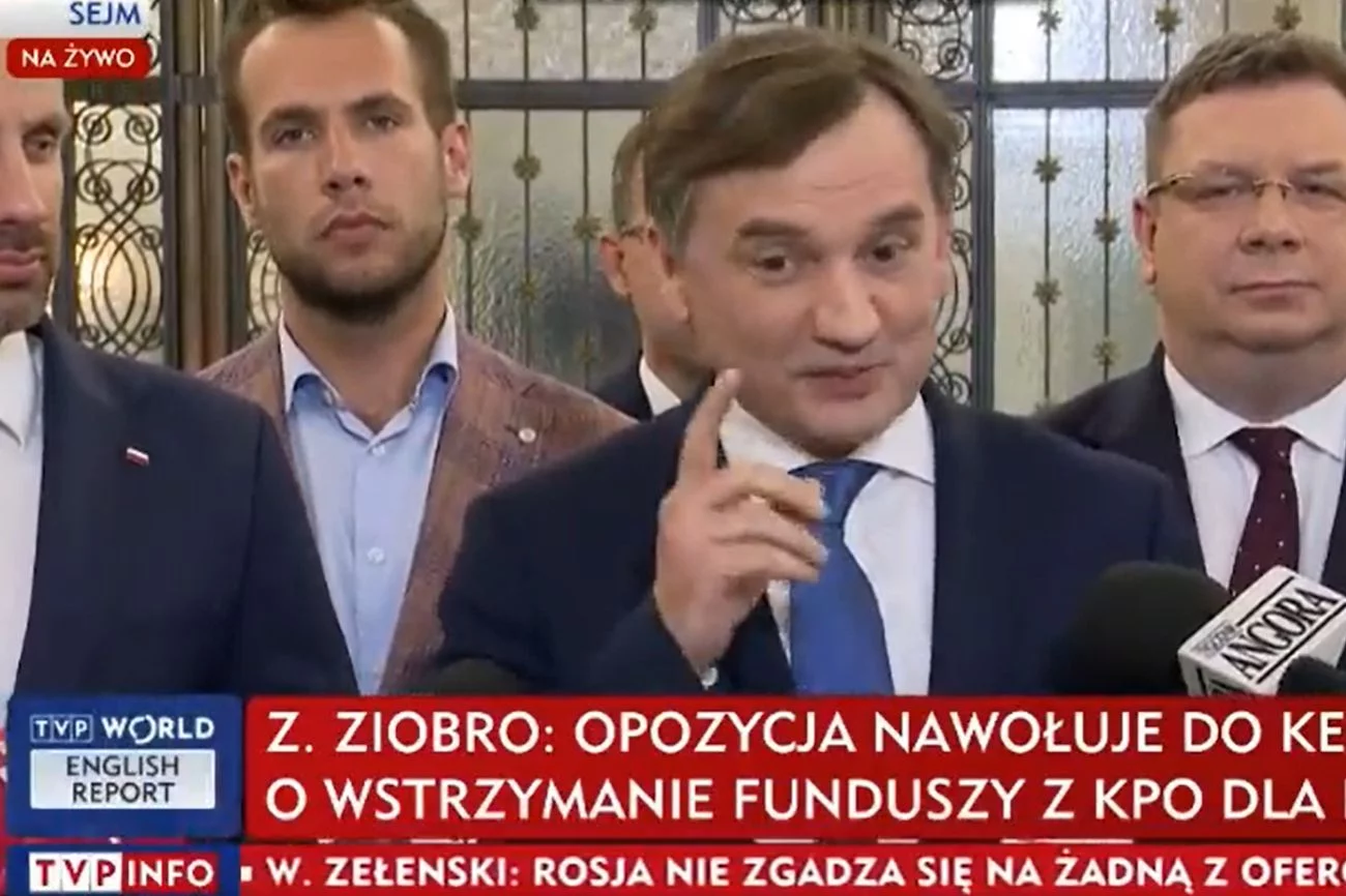 W środę na konferencji prasowej doszło do spięcia pomiędzy ministrem sprawiedliwości Zbigniewem Ziobrą a dziennikarką TVN24 Agatą Adamek.