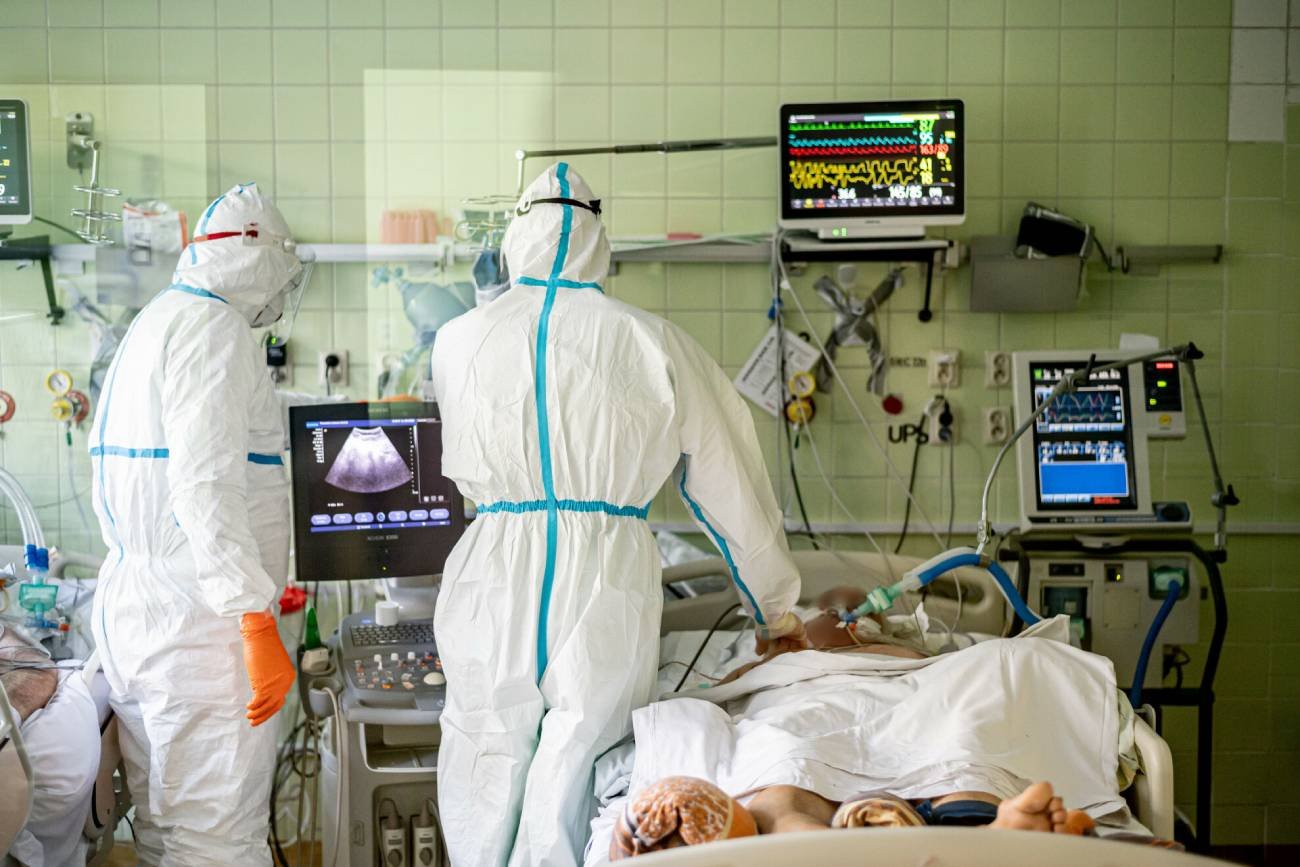 Najnowsze prognozy rozwoju pandemii COVID-19 w Polsce