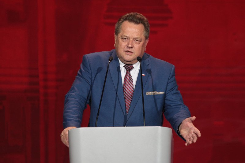 Coraz głośniej mówi się o dymisji Jarosława Zielińskiego. Wiceszef MSWiA wydał oświadczenie.