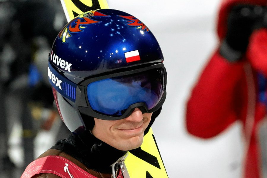 Kamil Stoch po konkursie skoków narciarskich na małej skoczni w Pjongczang.