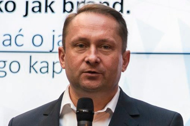 Kamil Durczok wysunął na Twitterze mocną tezę odnośnie wewnętrznych sondaży PiS.