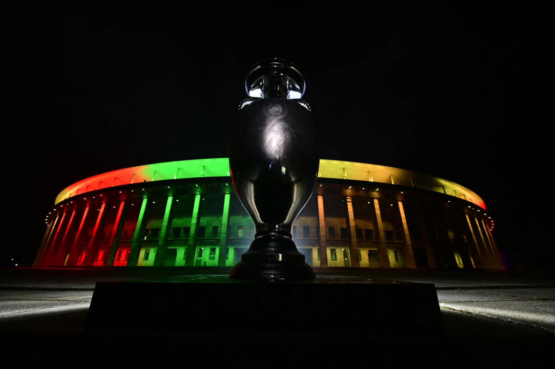 Rosjanie surowo ukarani przez UEFA. To koniec ich marzeń o występie w finałach Euro
