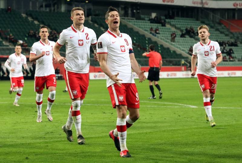 Polska utrzymała pozycję w drugiej dziesiątce. Nowy ranking FIFA. Polska za Hiszpanią i Szwecją.