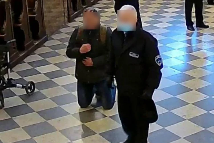 Mężczyzna, który pobił strażnika na Jasnej Górze, sam zgłosił się na policję.