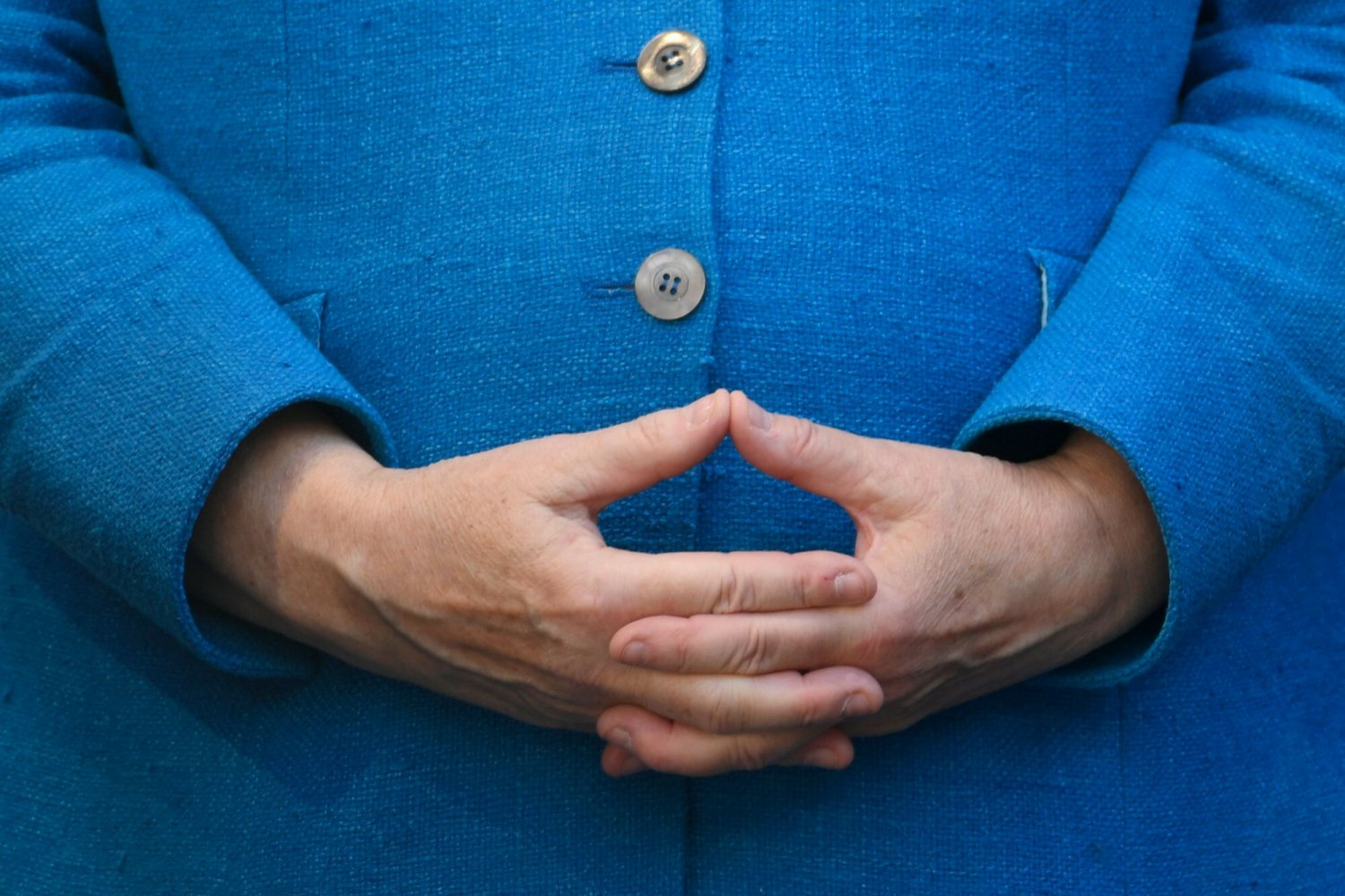 Charakterystyczny gest Angeli Merkel, którą niektórzy Niemcy z przymrużeniem oka nazywali "Mutti", wkrótce przestanie być codziennym elementem niemieckiej i europejskiej polityki. Kto przejmie po niej schedę? Charakterystyczny gest Angeli Merkel, którą niektórzy Niemcy z przymrużeniem oka nazywali "Mutti", wkrótce przestanie być codziennym elementem niemieckiej i europejskiej polityki. Kto przejmie po niej schedę?