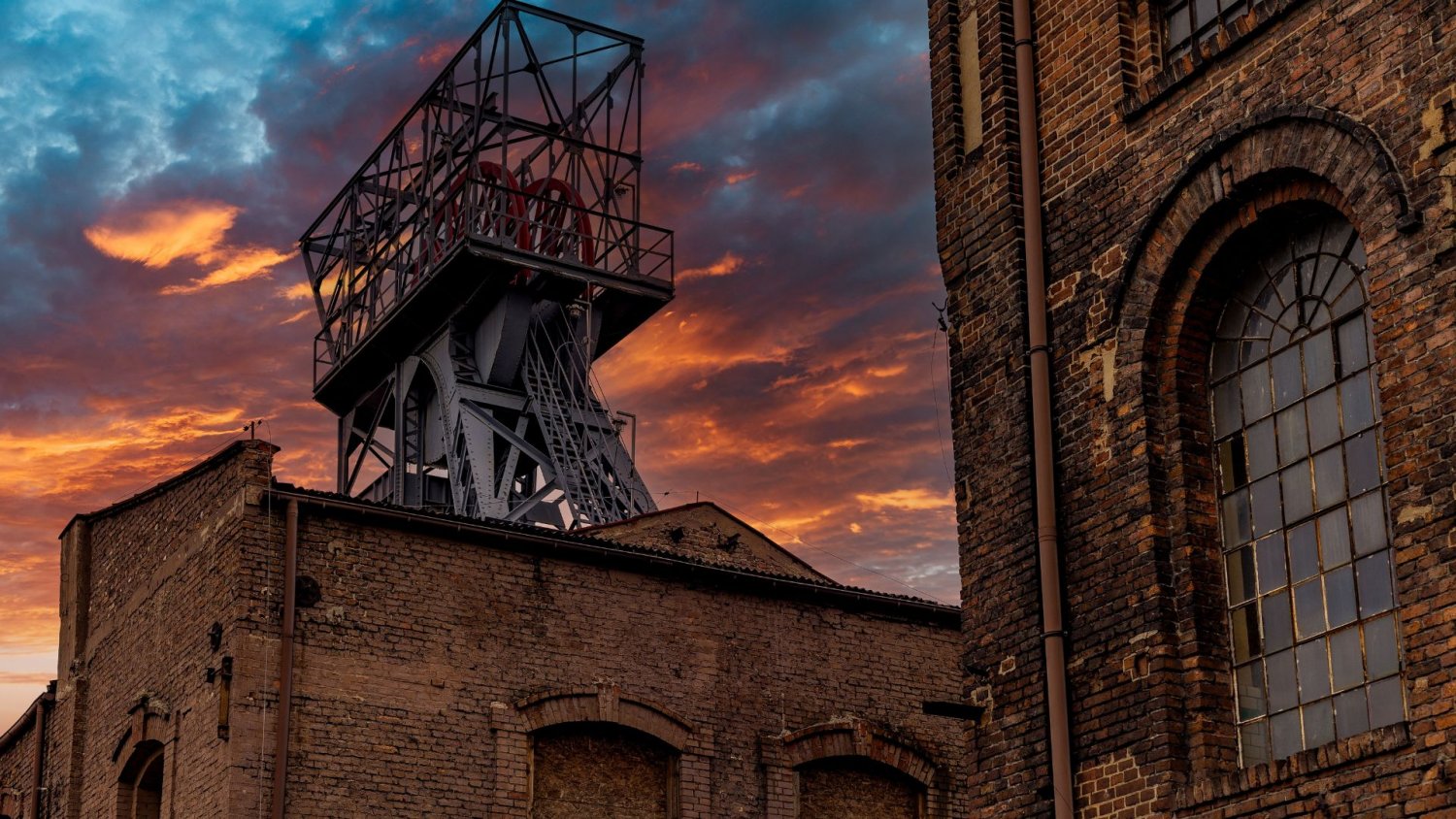 Akcja ratunkowa w kopalni Pniówek w Pawłowicach. Dwóch górników zaginęło