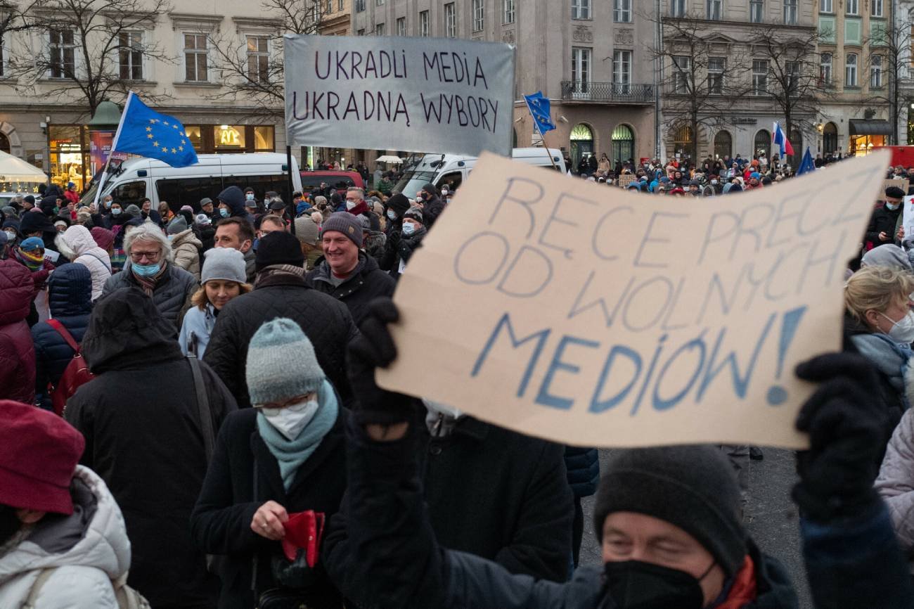 Wolność mediów w Polsce – raport Amerykanów. Dziennikarze nękani