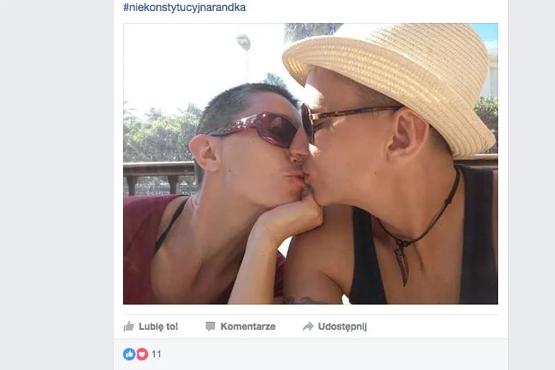Kobiety, które zdecydowały się wziąć udział w akcji Kampanii Przeciw Homofobii