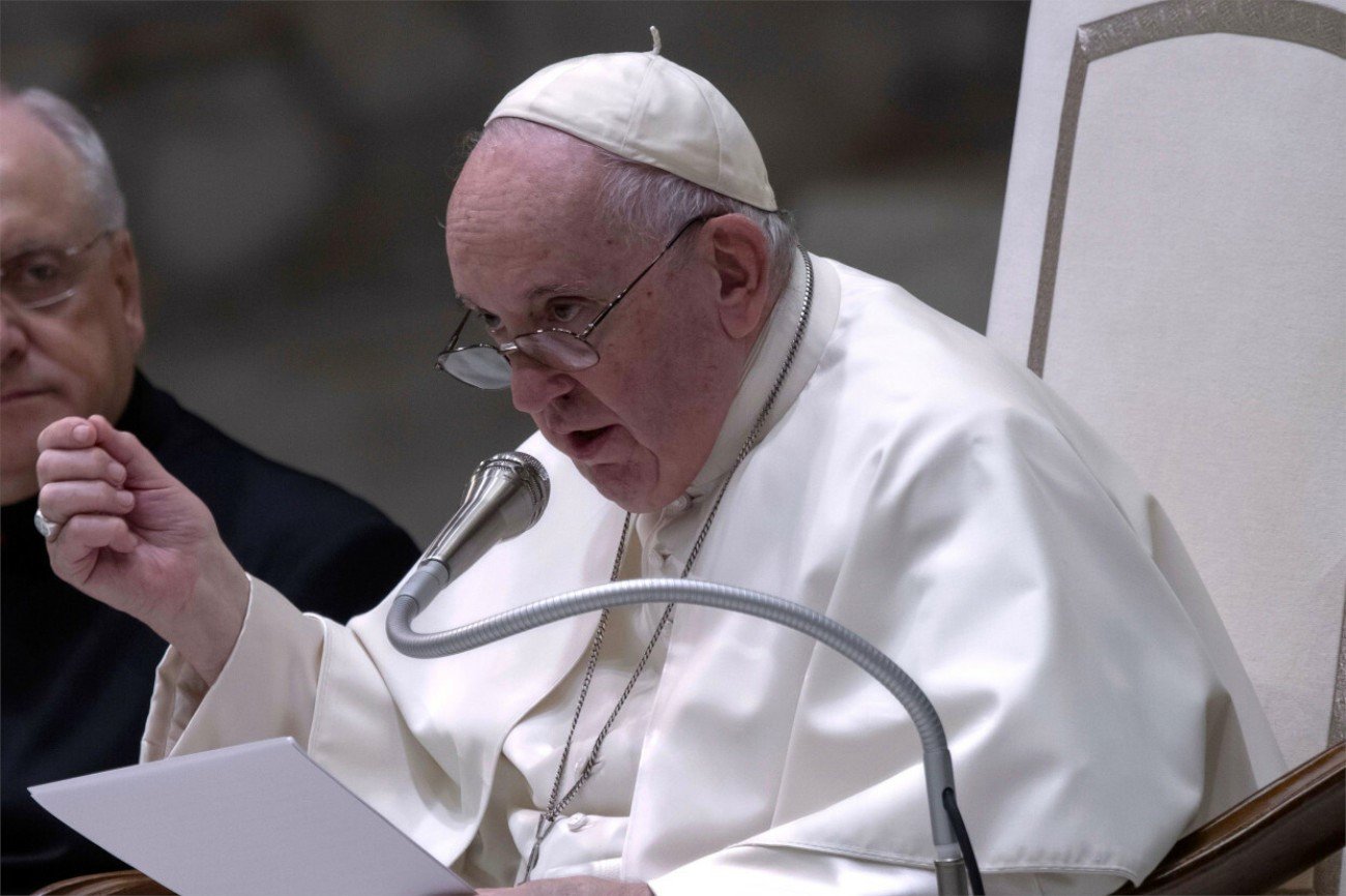 Papież Franciszek: Kościół jest gotowy, aby zrewidować tysiącletnią praktykę celibatu wśród księży