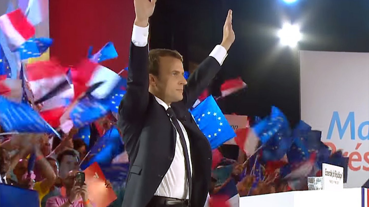 Emmanuel Macron z ruchu En Marche! wygrał wybory prezydenckie we Francji. Porażka skrajnie prawicowej populistki Marine Le Pen z Frontu Narodowego.