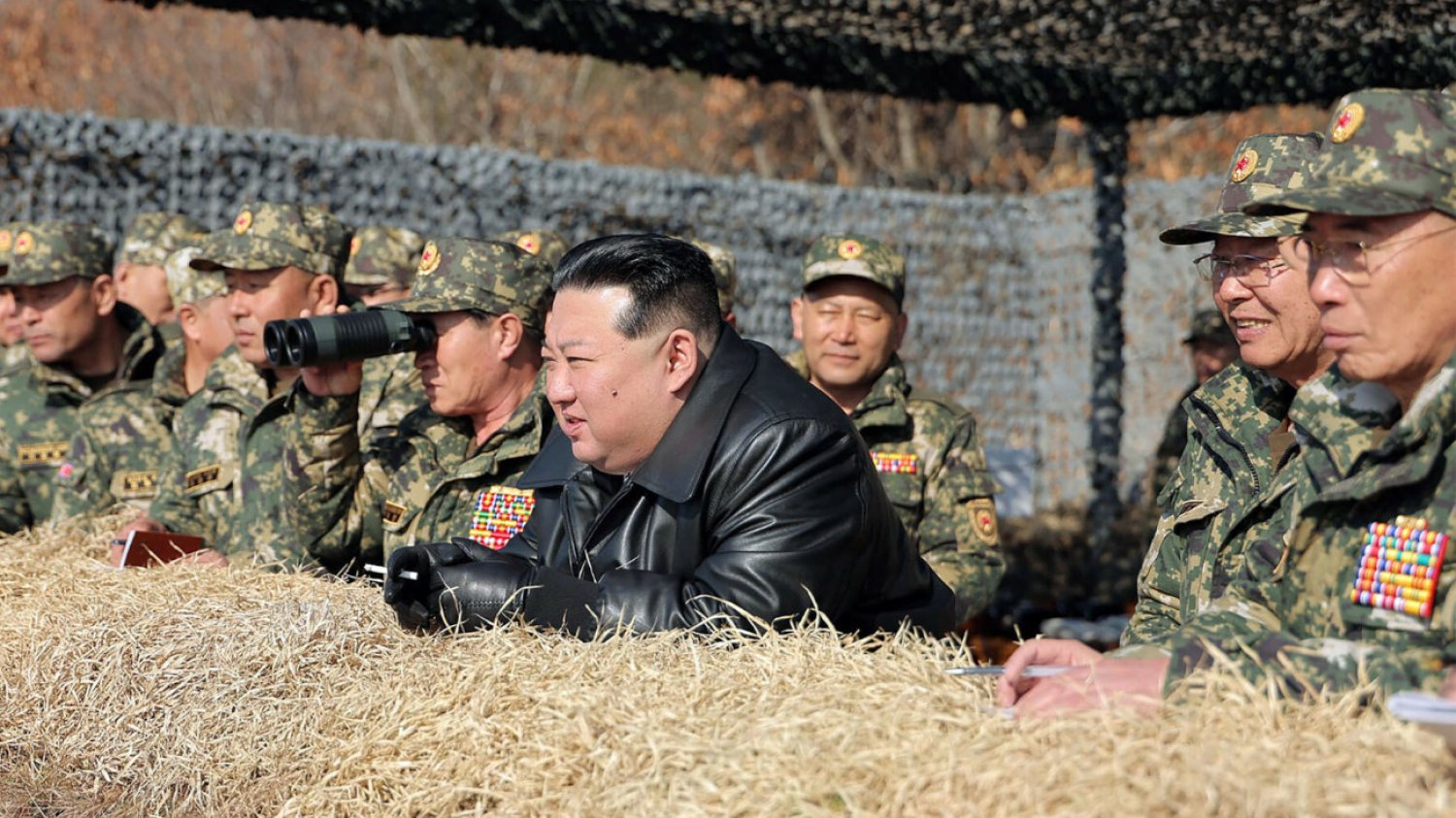 Kim Dzong Un ze swoją armią