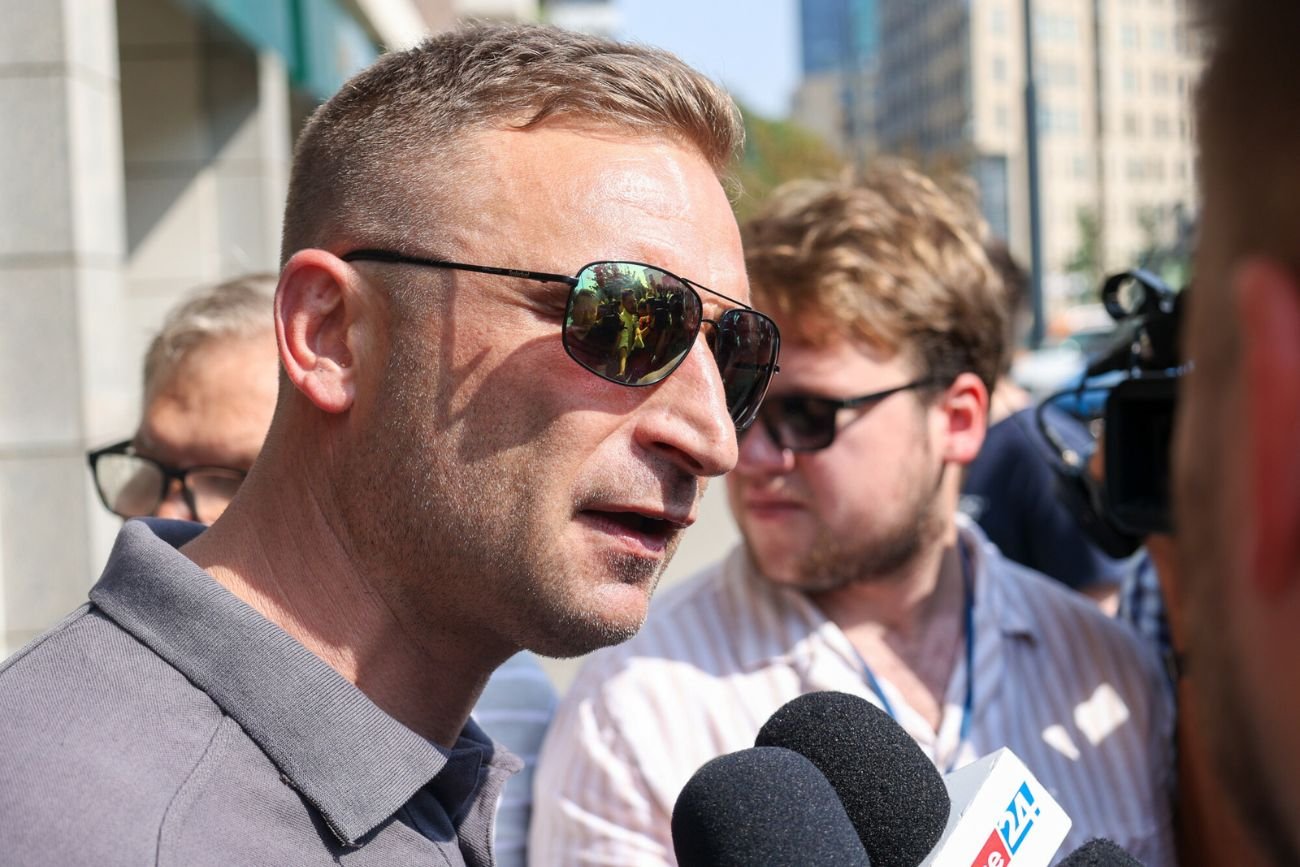 Robert Bąkiewicz o porannym przeszukaniu. Jego zdaniem to atak polityczny