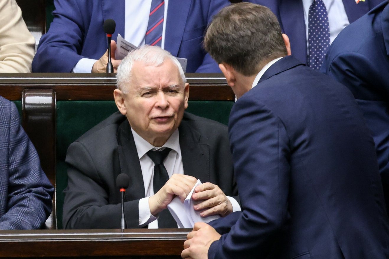 W najnowszym sondażu zapytano Polaków o szanse na rozpad Zjednoczonej Prawicy.