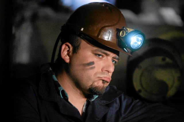 Plan teledysku "Jadymy na bogato" w satyrze o bogatych górnikach jest jednak sporo prawdy.