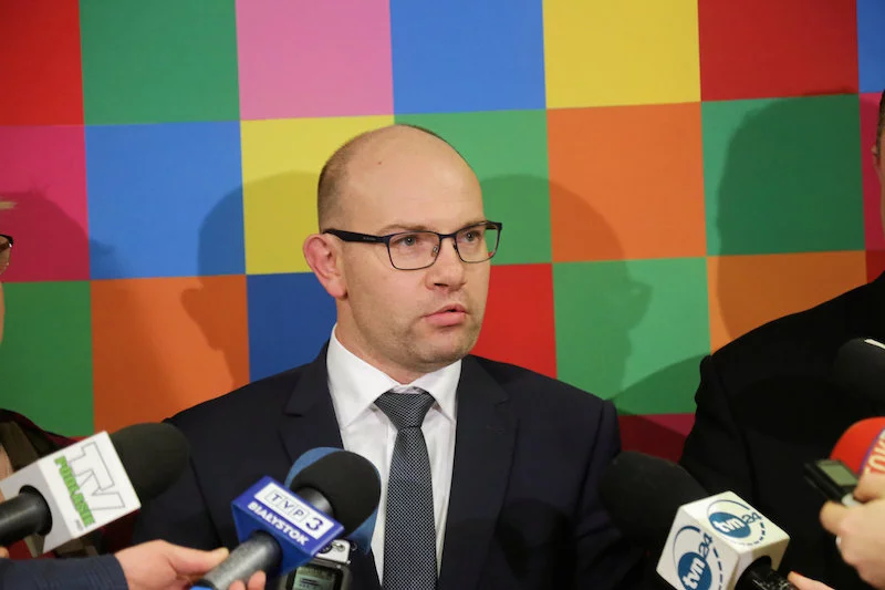 Marszałek województwa podlaskiego Artur Kosicki zrezygnował z pełnionej funkcji.
