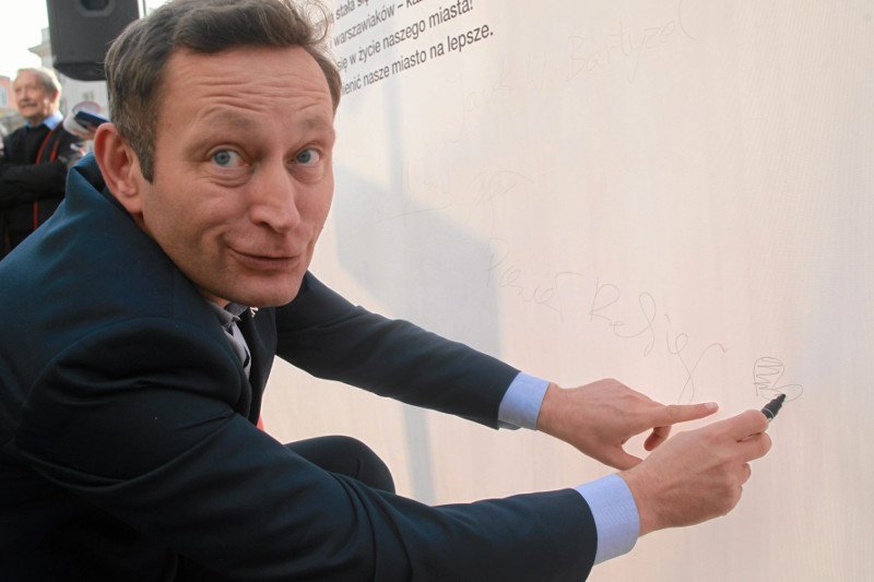 "Masa" twierdzi, że Paweł Rabiej był w przeszłości jego chłopcem na posyłki.