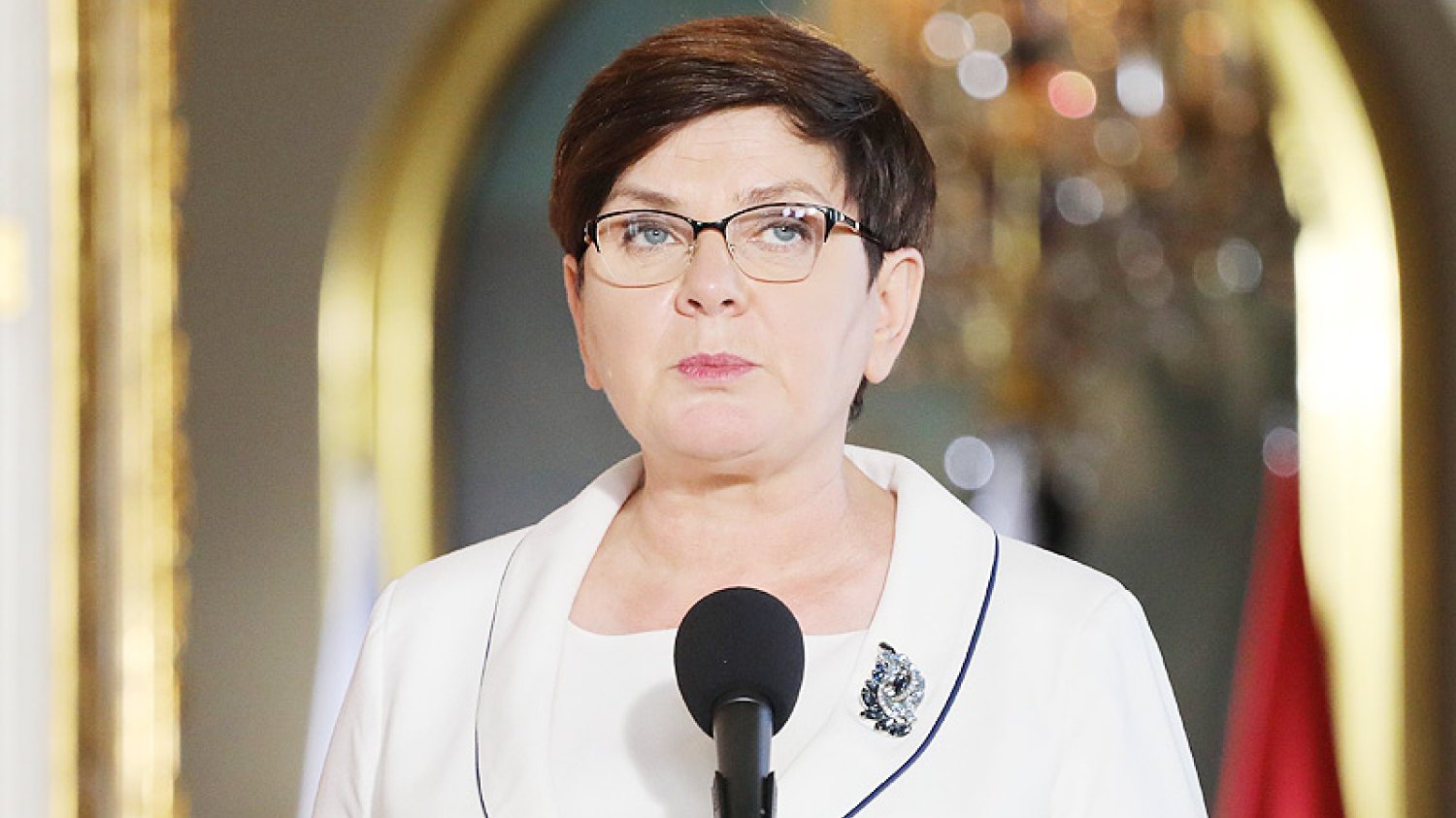 Były marszałek Sejmu i były premier Włodzimierz Cimoszewicz wystawił premier Beacie Szydło bardo krytyczną ocenę.