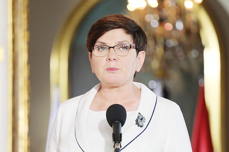 Były marszałek Sejmu i były premier Włodzimierz Cimoszewicz wystawił premier Beacie Szydło bardo krytyczną ocenę.